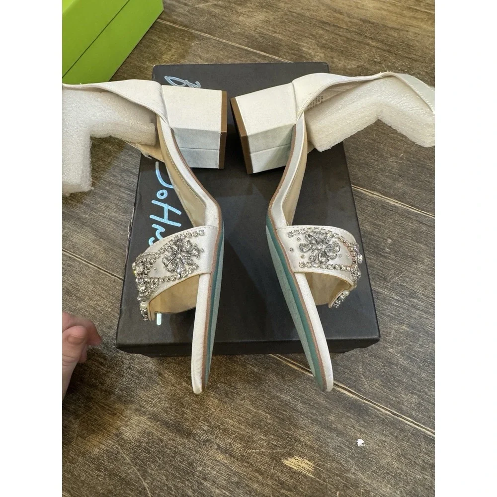 Betsey Johnson Mel‎ Satin Rhinestone Heel Ivory Sandals Womens Size 9.5 Bridal